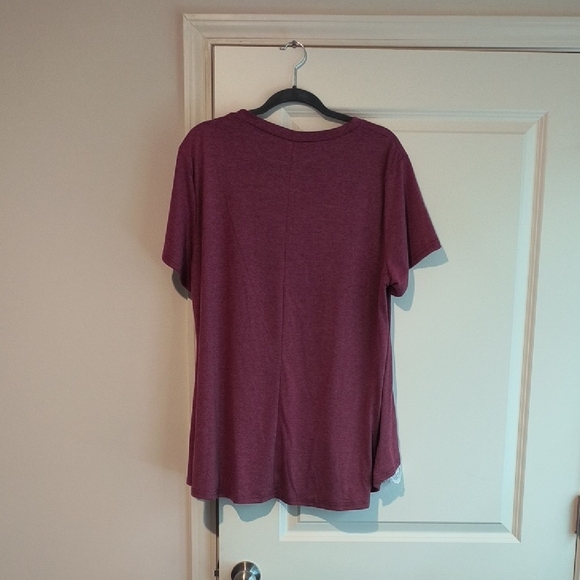 Women's Burgundy Lace Hem Top - Picture 4 of 4